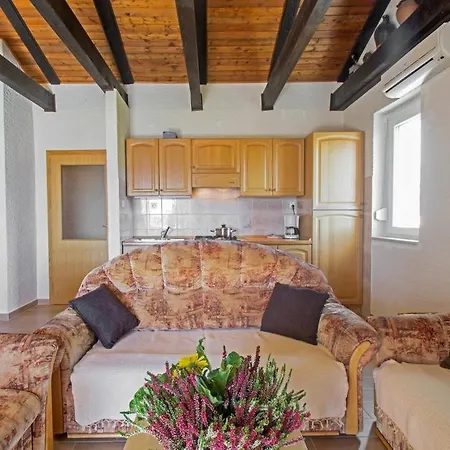 Crikvenica, Vinodol 15